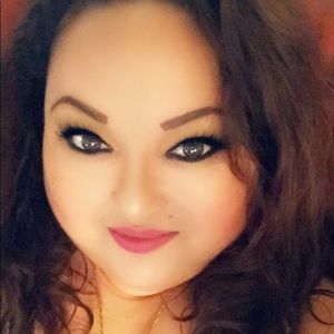 Meet your Posher, Roxana